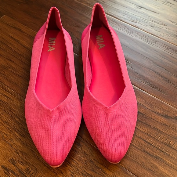 Mia- Kerri Hot Pink - 7.5 M - Picture 1 of 9